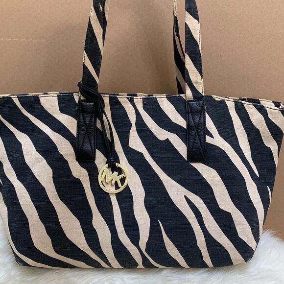 MICHAEL KORS X-Large Black/White Zebra Pattern Canvas Beach Tote Leather Trim - Picture 16 of 16